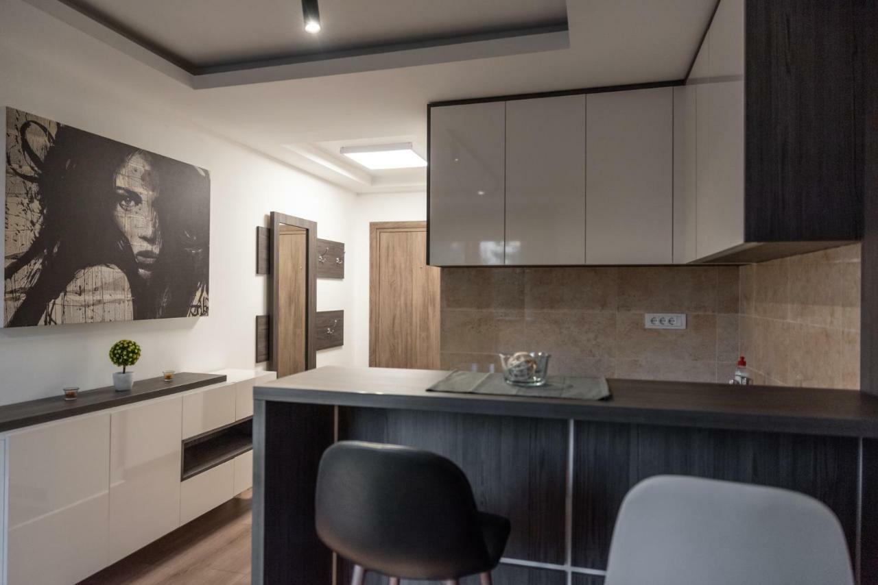 Empire Queen Apartments Belgrado Exterior foto